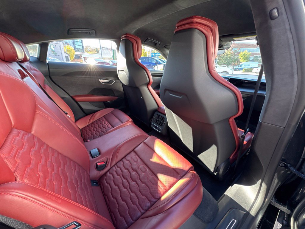 Used 2024 Audi RS e-tron GT w/ Carbon Performance Package AWD/4WD image 29