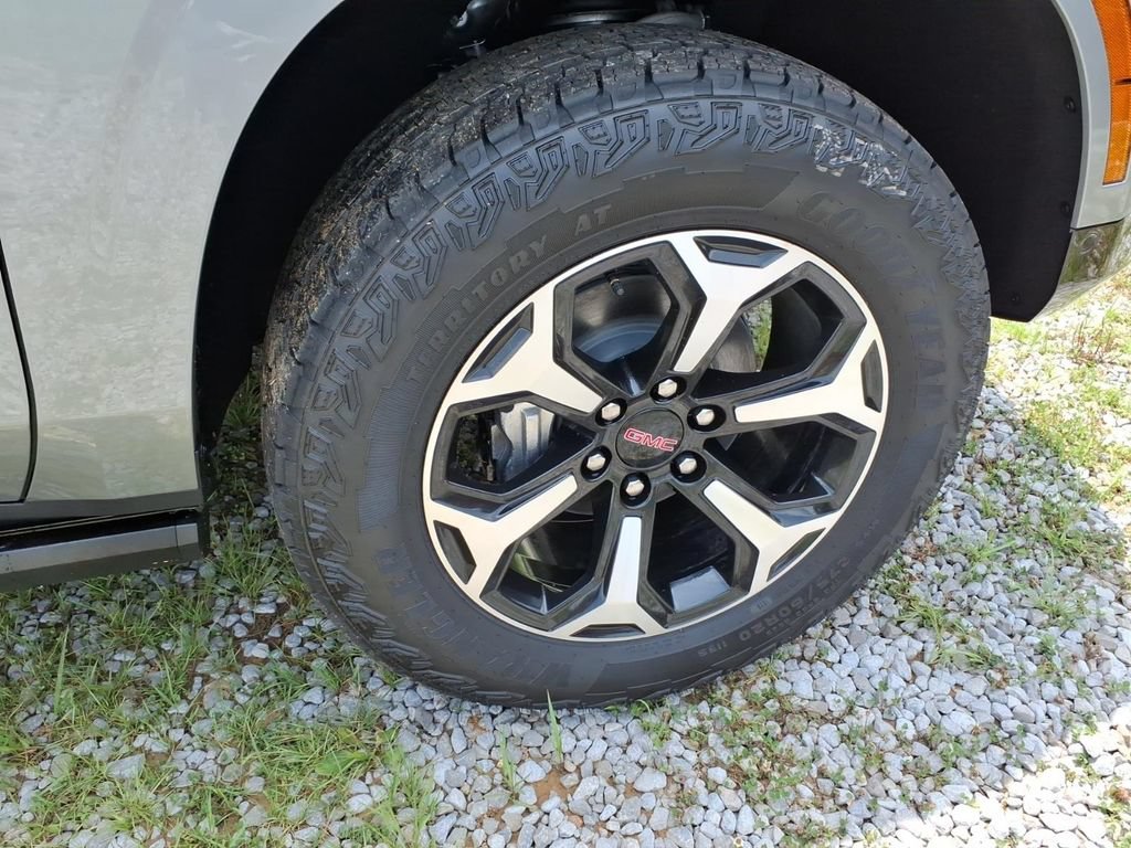 New 2026 GMC Yukon AT4 w/ AT4 Premium Plus Package AWD/4WD image 9