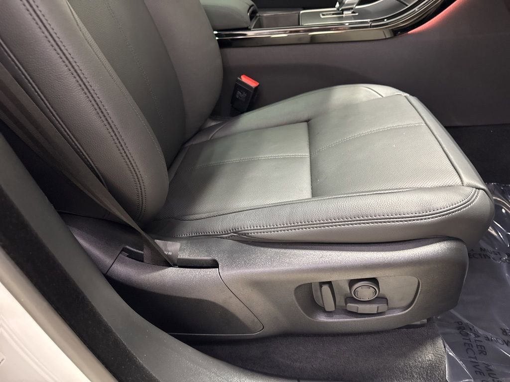 Used 2026 Land Rover Range Rover Velar S image 35