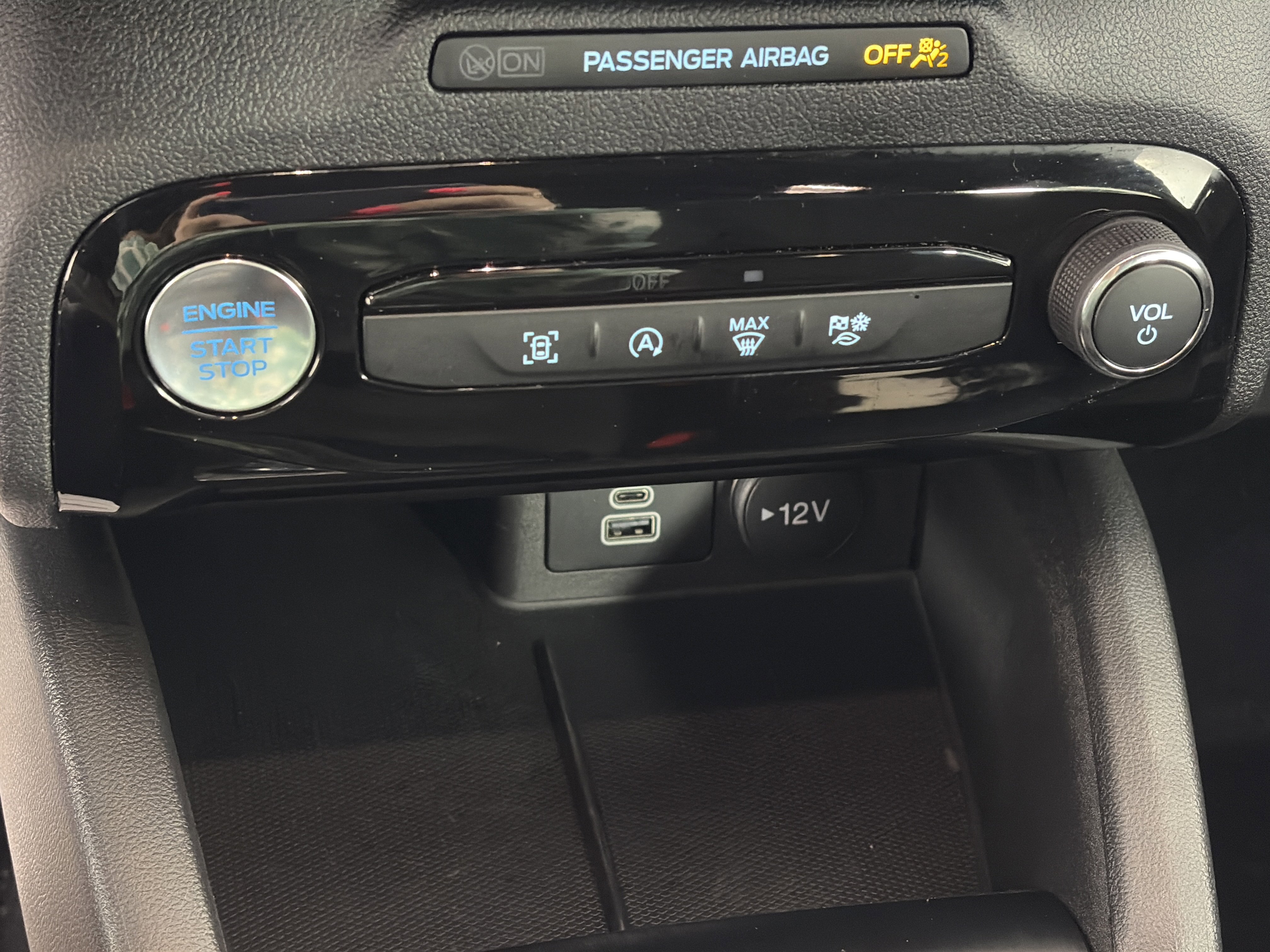 Used 2025 Ford Escape ST-Line w/ Tech Pack #1 image 28