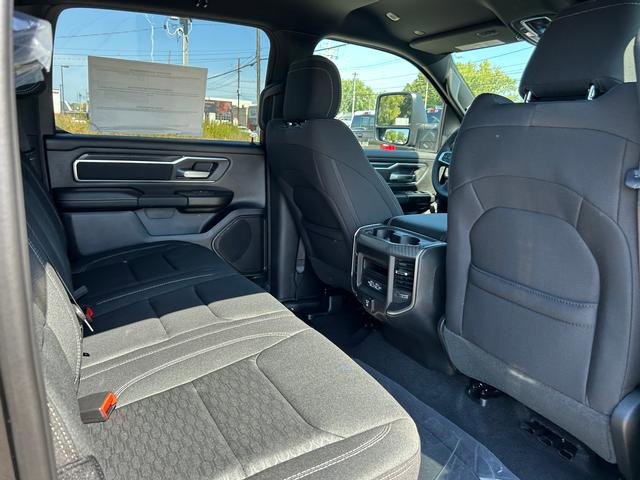 New 2026 RAM 1500 4x4 Crew Cab image 28