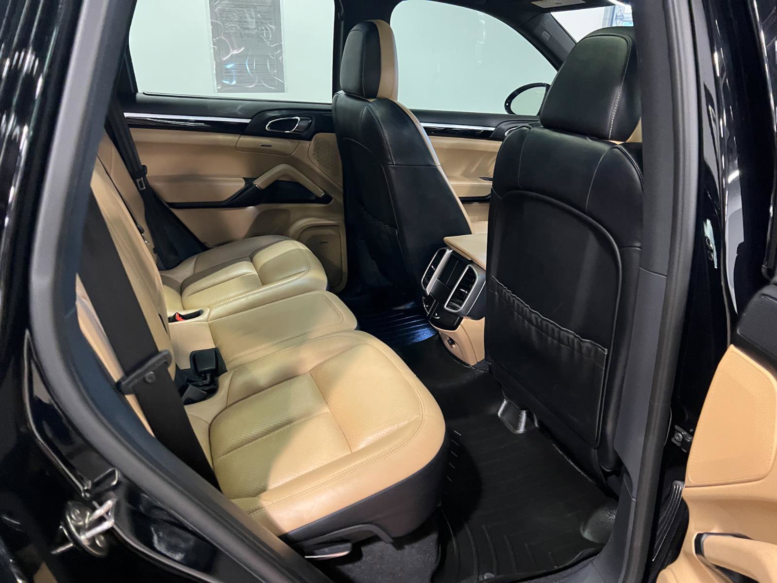 Used 2016 Porsche Cayenne S AWD/4WD image 37