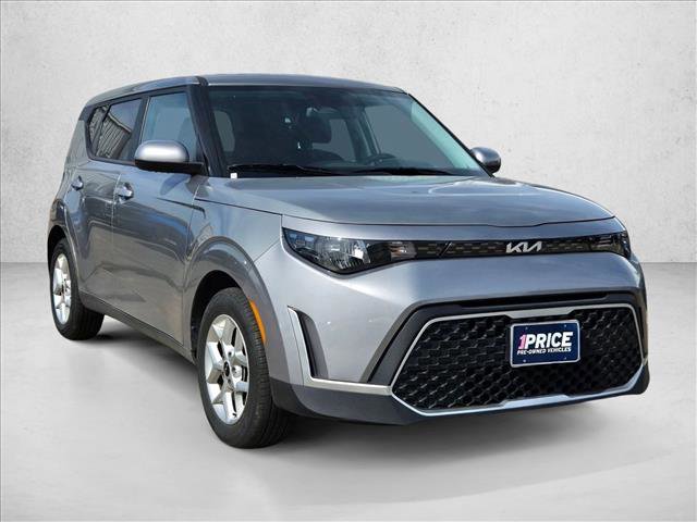 Used 2025 Kia Soul LX w/ LX Technology Package image 3