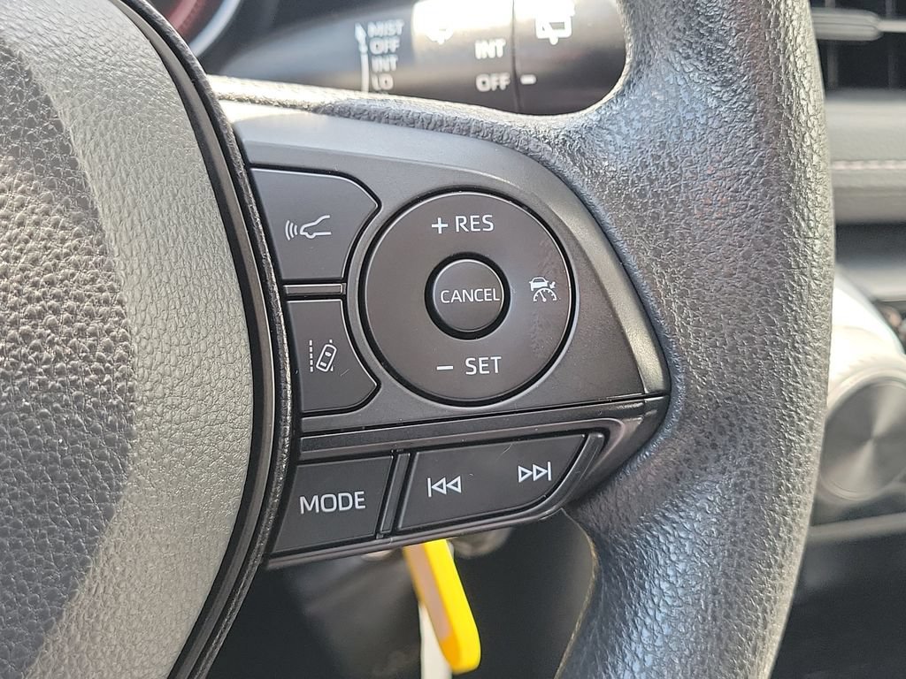 Certified 2025 Toyota RAV4 LE AWD/4WD image 10