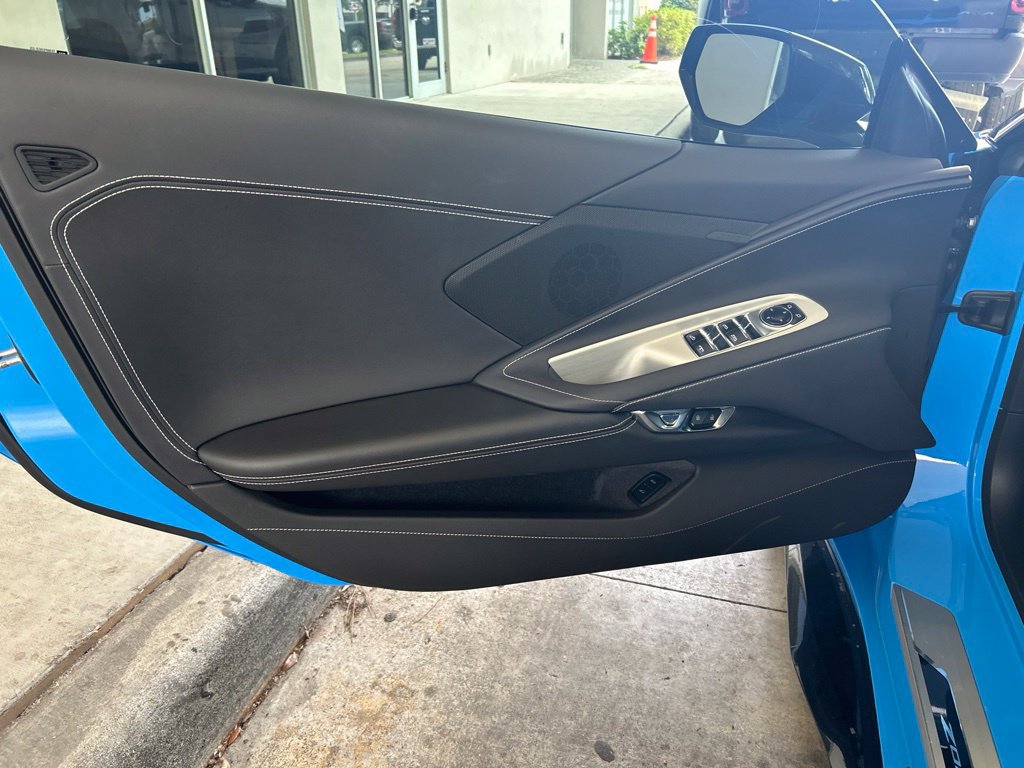 Used 2025 Chevrolet Corvette Z06 RWD image 29