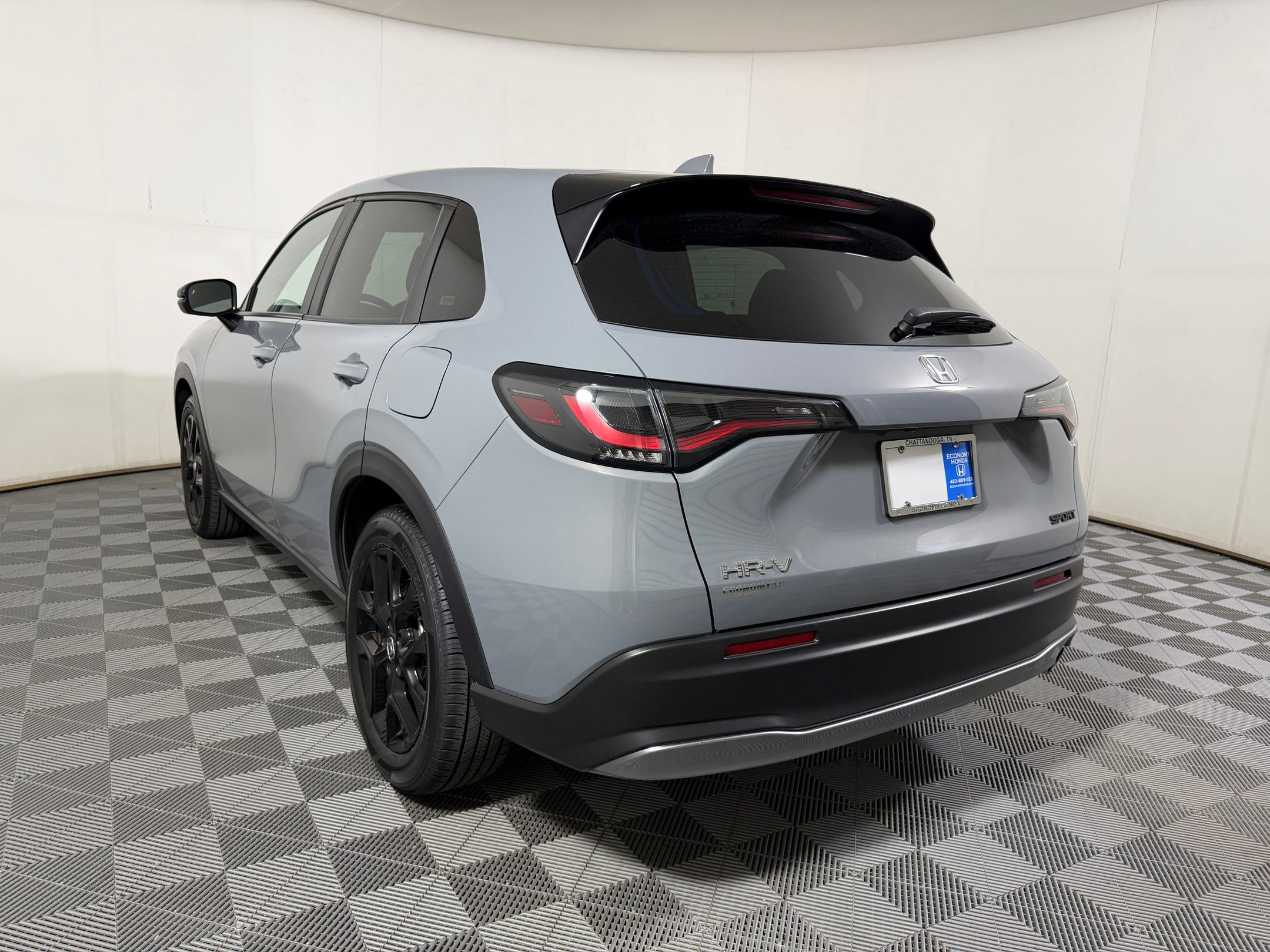 Certified 2025 Honda HR-V Sport image 2