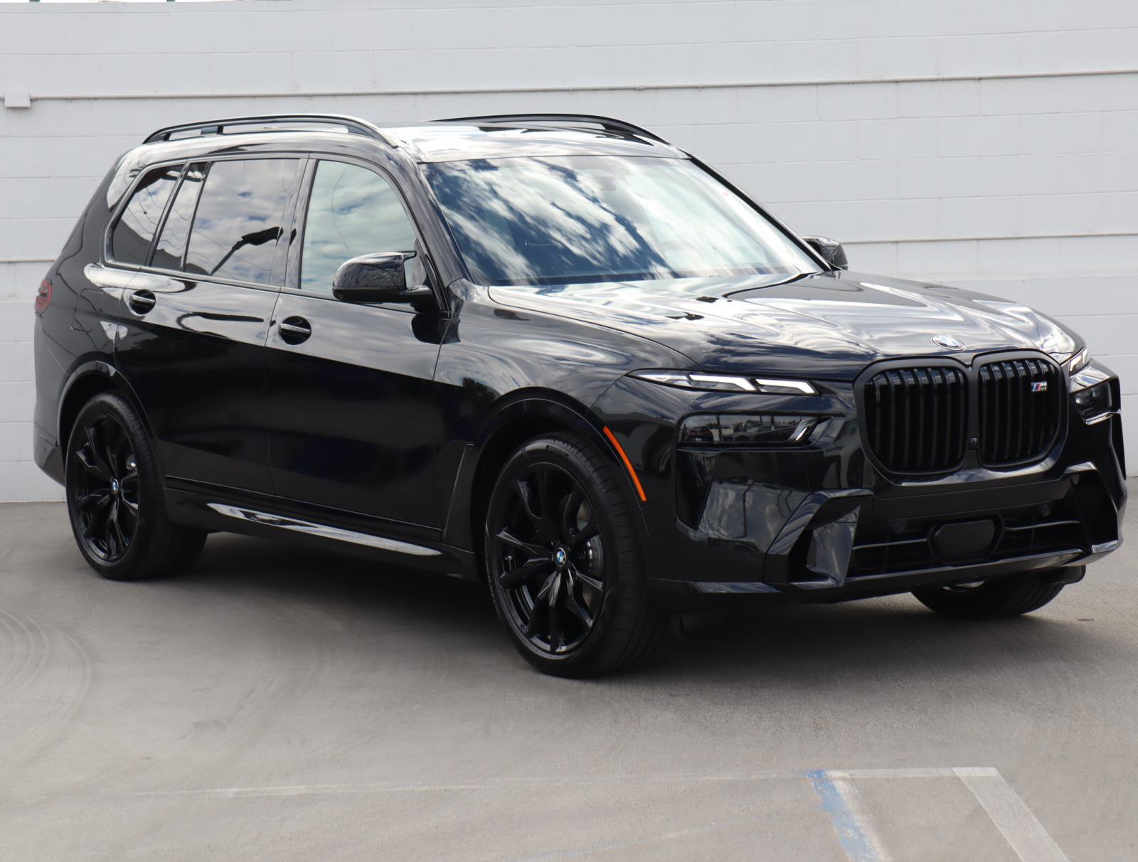 New 2026 BMW X7 M60i image 1