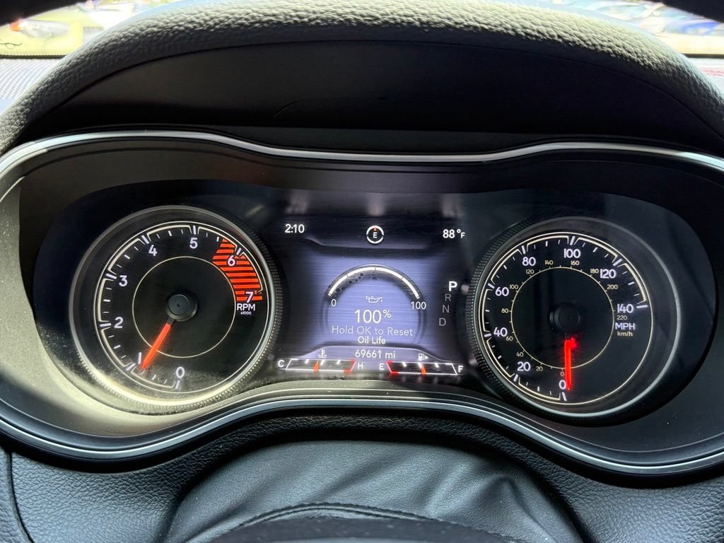 Used 2019 Jeep Cherokee Trailhawk w/ Comfort/Convenience Group AWD/4WD image 29