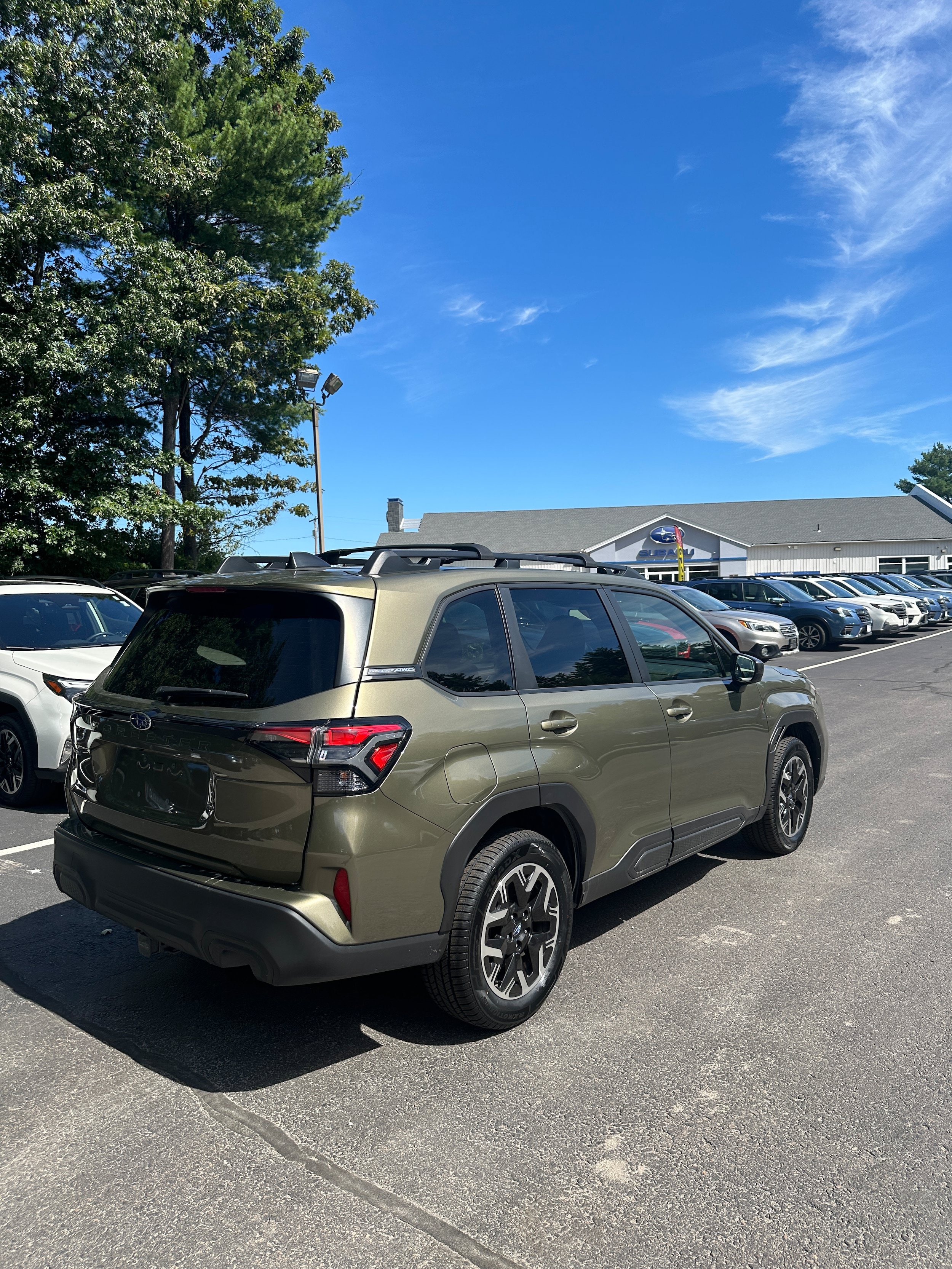 Used 2025 Subaru Forester Premium AWD/4WD image 5