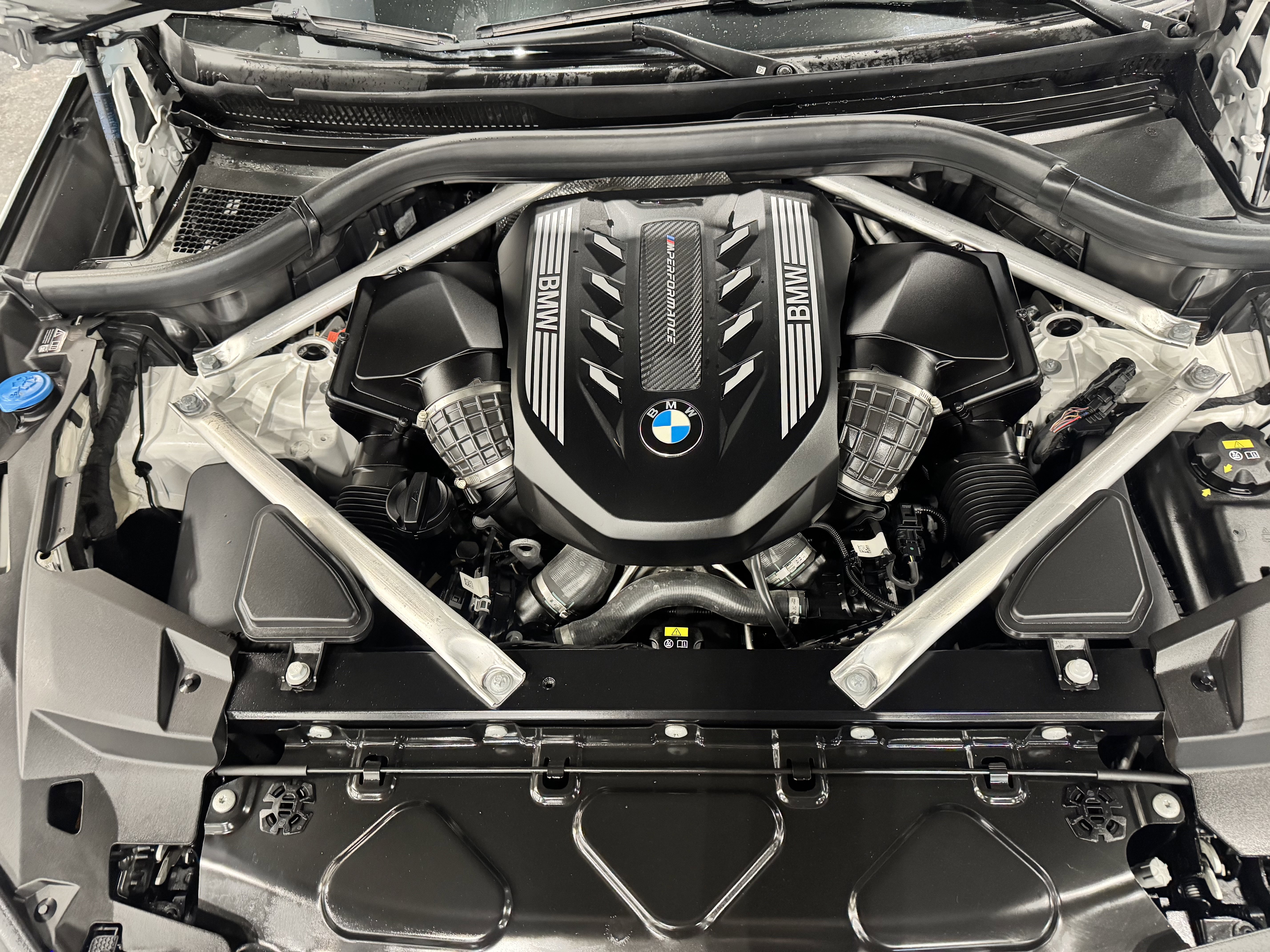 Used 2022 BMW X6 M50i w/ Executive Package image 32