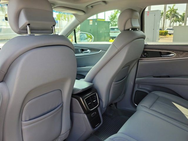 Certified 2019 Lincoln Nautilus Reserve w/ Cargo Utility Package image 16