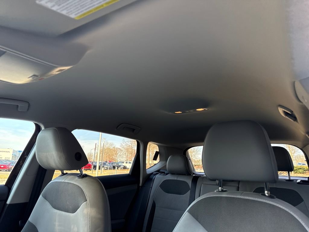 Used 2022 Volkswagen Taos SE image 25