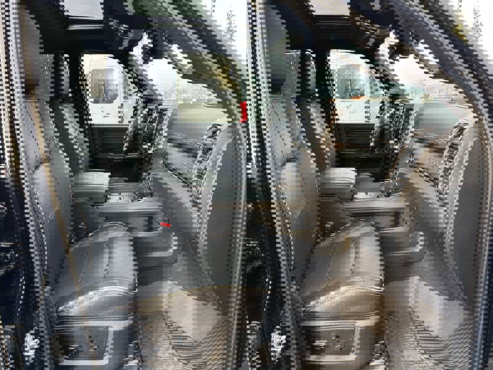 Used 2024 RAM 3500 Limited image 10