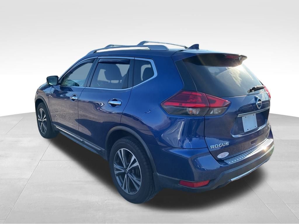 Used 2017 Nissan Rogue SL w/ SL Premium Package image 3