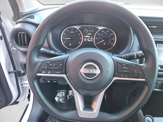 Used 2022 Nissan Kicks S image 13
