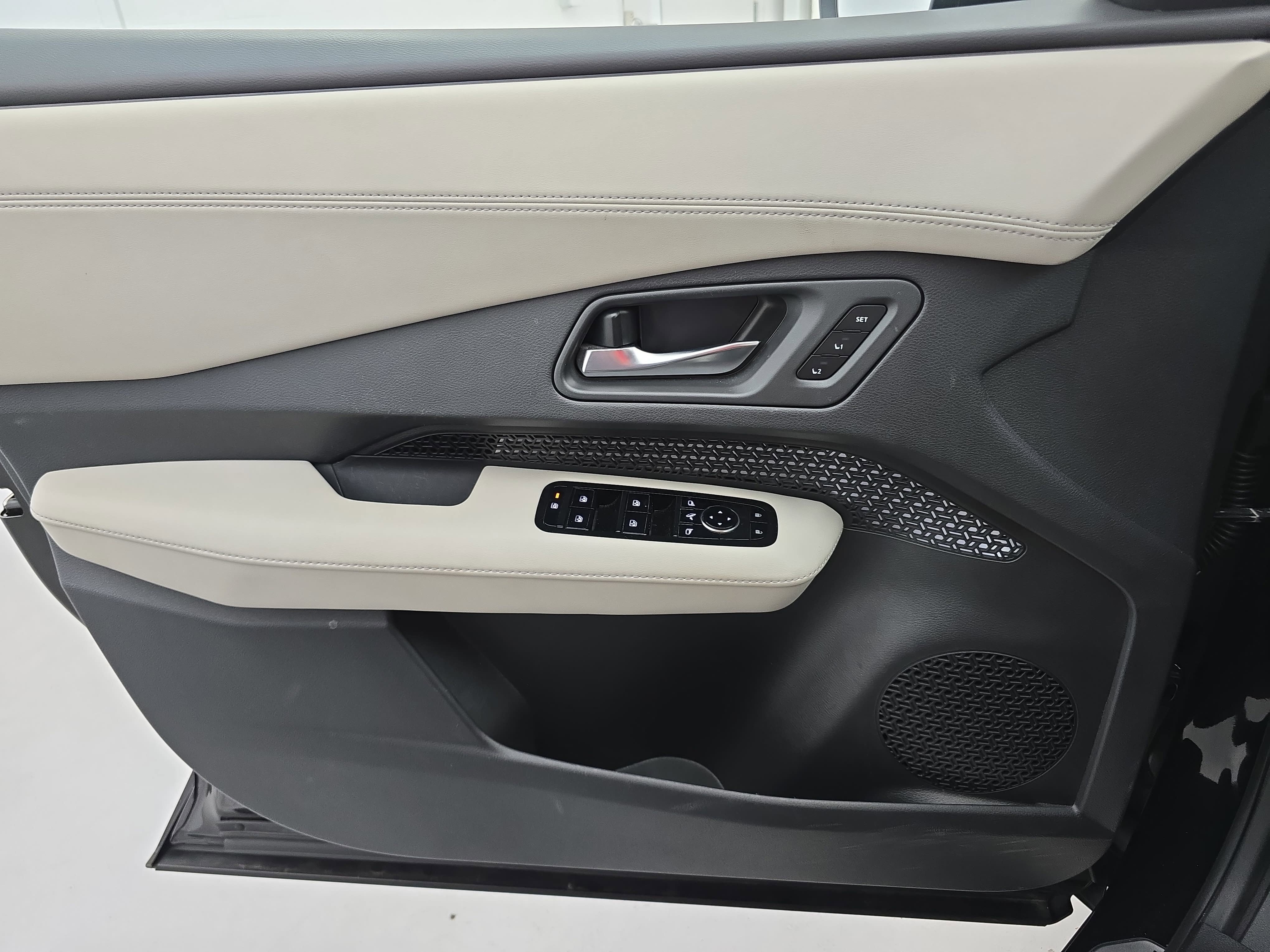 Certified 2024 Nissan Ariya FWD image 27