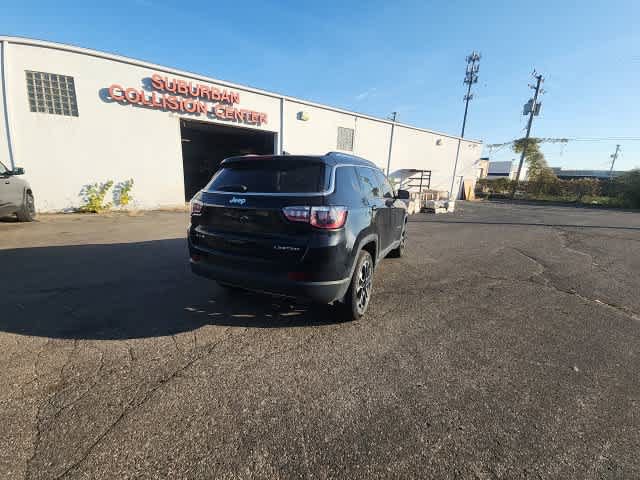 Certified 2022 Jeep Compass Limited w/ Sun and Sound Group AWD/4WD image 18