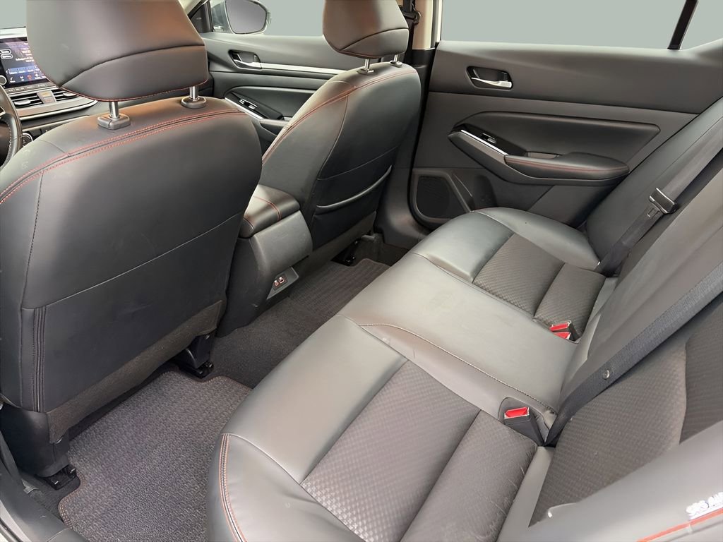 Used 2025 Nissan Altima 2.5 SR FWD image 14