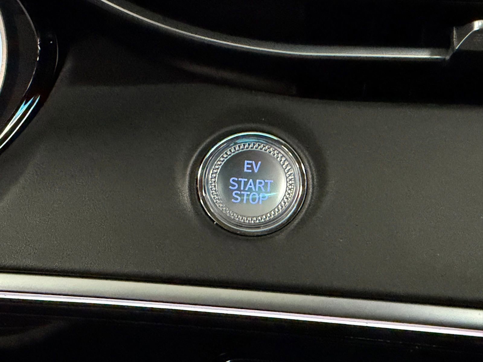 Used 2025 Genesis Electrified GV70 Advanced image 30