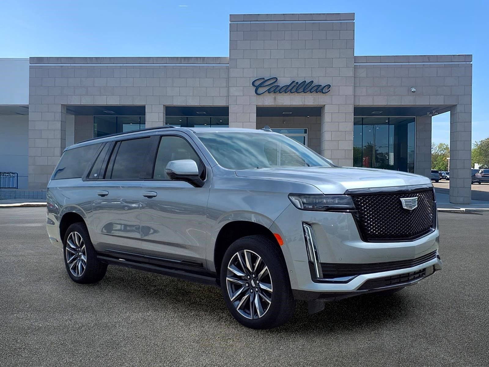 Used 2023 Cadillac Escalade ESV Sport Platinum AWD/4WD image 3