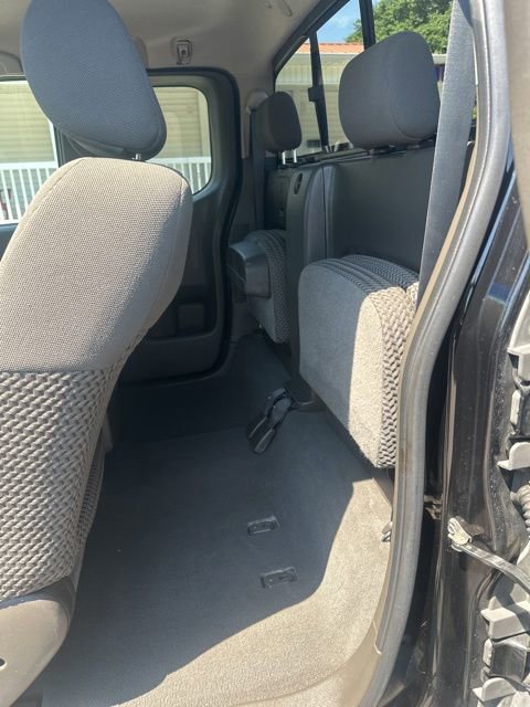 Used 2008 Nissan Frontier SE w/ SE Value Truck Pkg AWD/4WD image 10