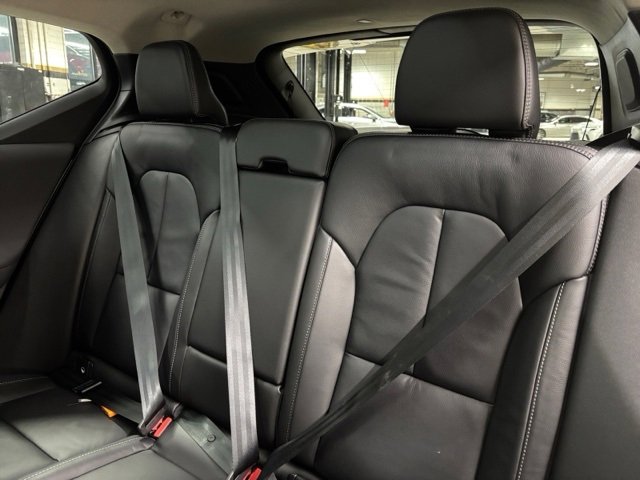 Used 2023 Volvo XC40 B4 Ultimate w/ Protection Package Premier image 24