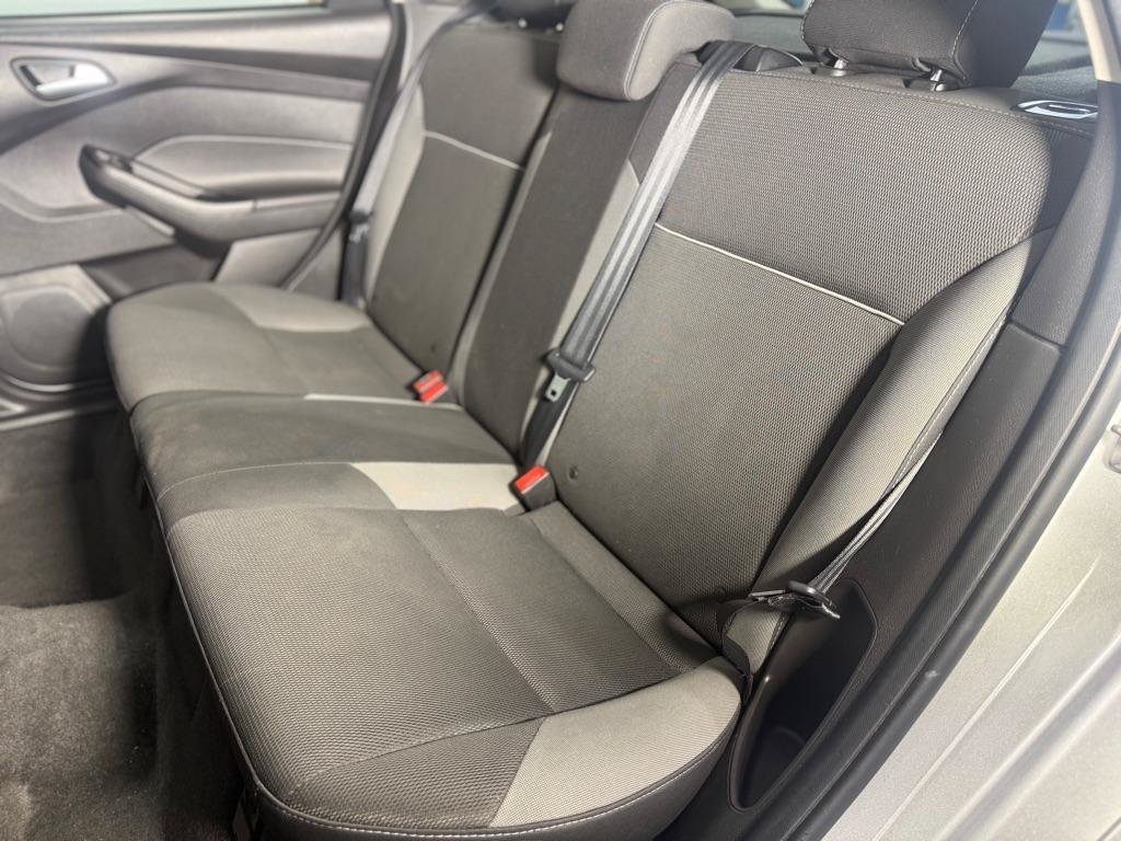 Used 2012 Ford Focus SE FWD image 35