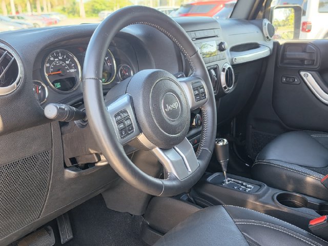 Used 2015 Jeep Wrangler Unlimited Sport AWD/4WD image 14