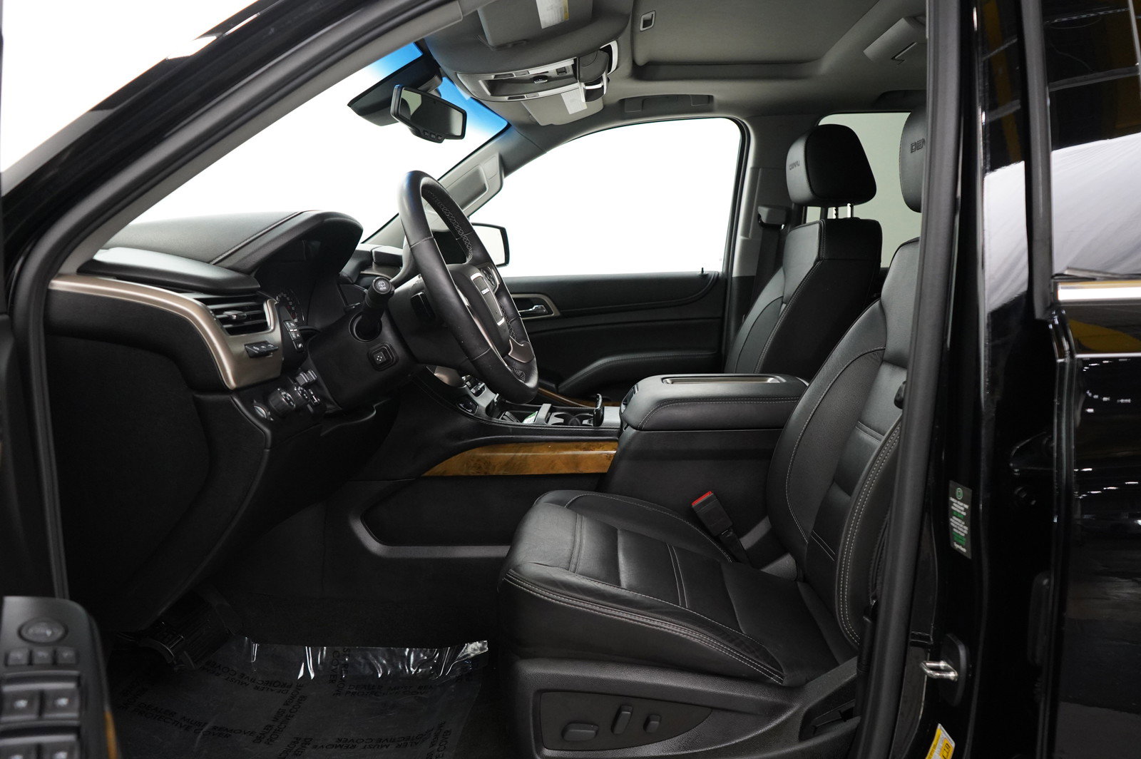 Used 2017 GMC Yukon Denali w/ Open Road Package image 19