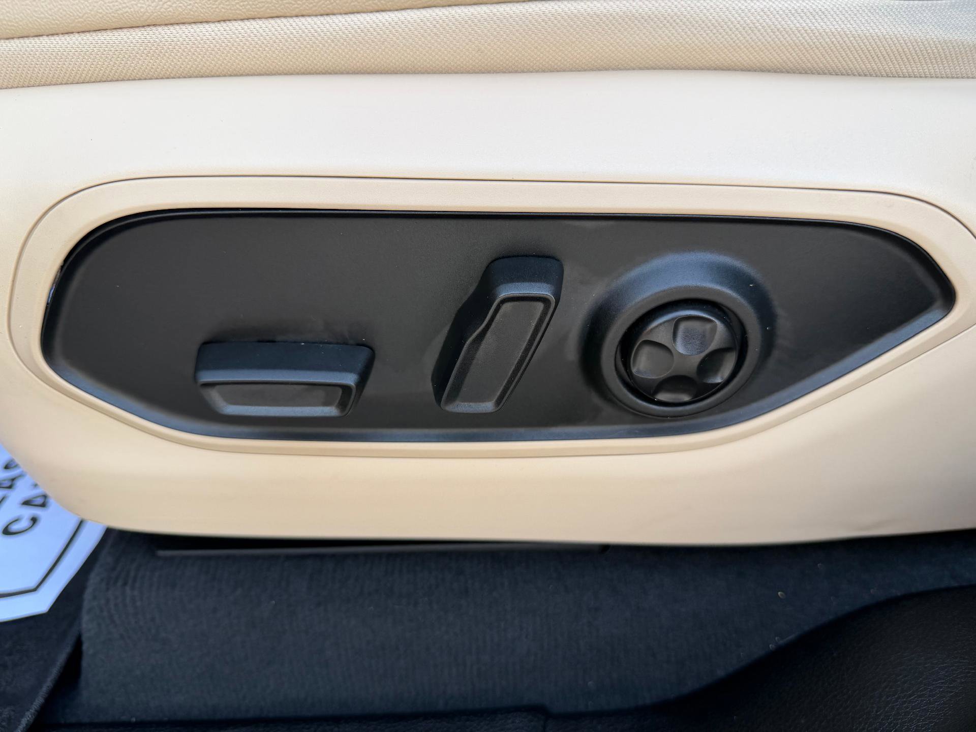 Used 2024 Jeep Grand Cherokee Limited image 29