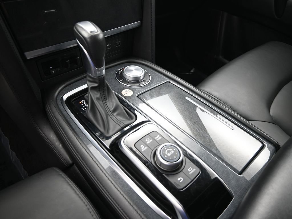 Used 2024 Nissan Armada SV image 24