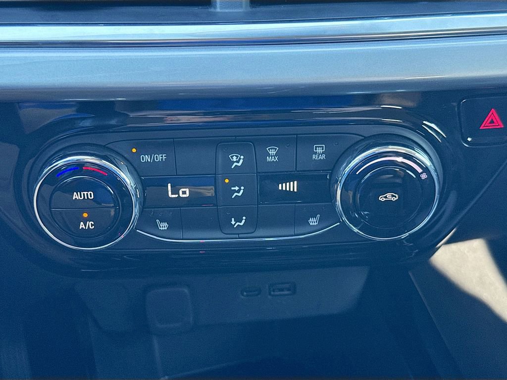 Used 2024 Chevrolet Trax LT w/ Driver Confidence Package image 13