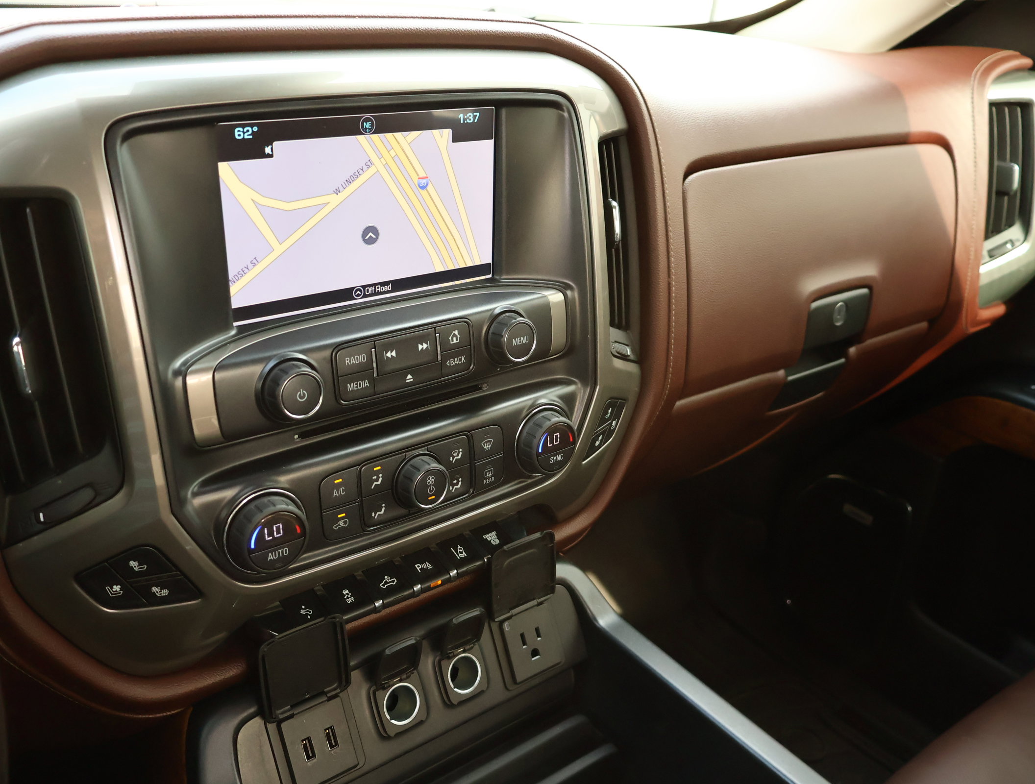 Used 2016 Chevrolet Silverado 2500 High Country w/ Duramax Plus Package image 19