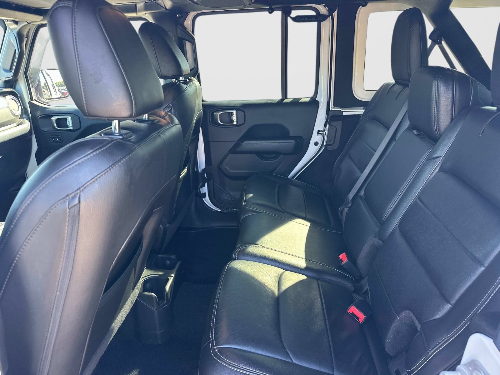 Used 2019 Jeep Wrangler Unlimited Sahara AWD/4WD image 13