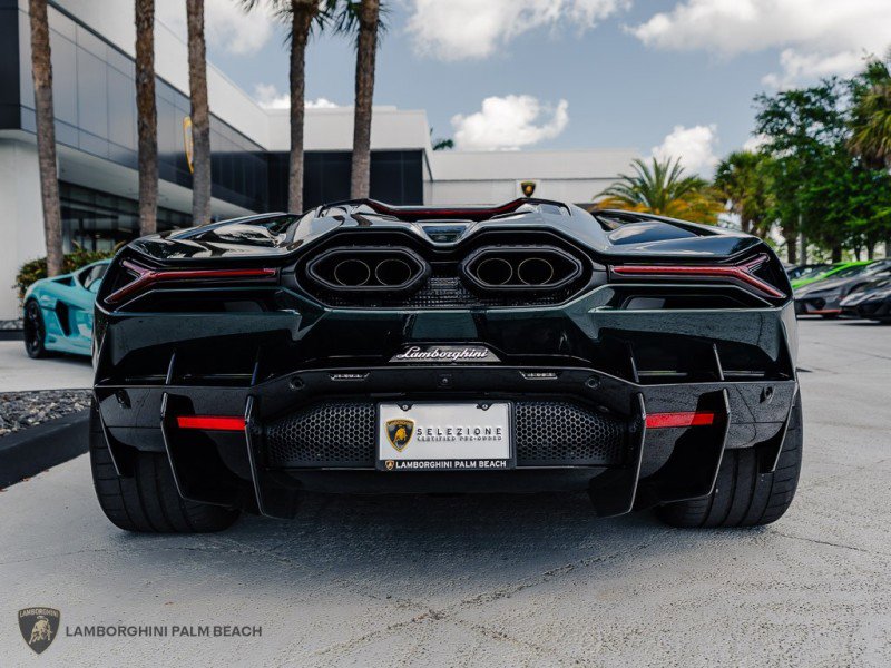 Used 2025 Lamborghini Revuelto image 5