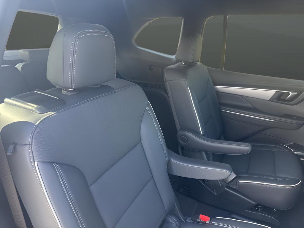 Used 2025 Buick Enclave Preferred image 36