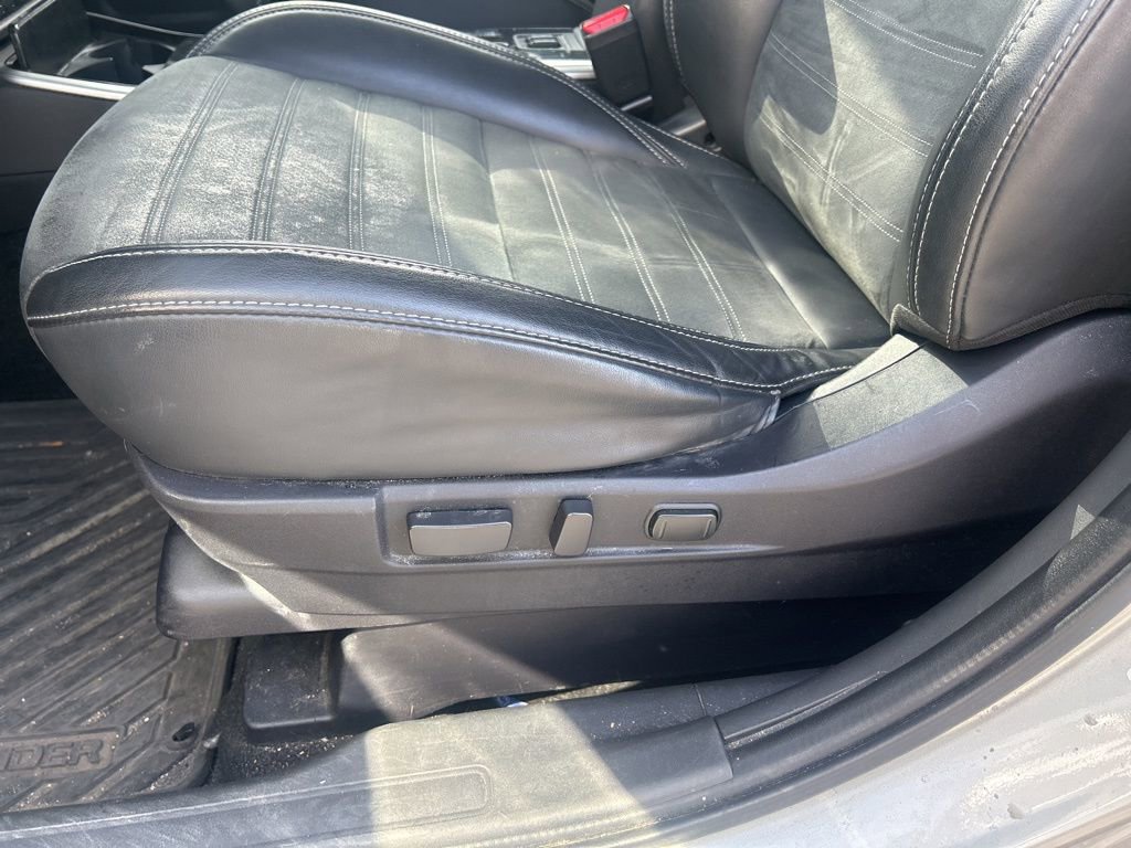 Used 2020 Mitsubishi Outlander SE image 21