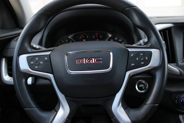 Used 2024 GMC Terrain SLE w/ Driver Convenience Package FWD image 11