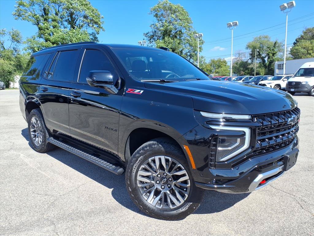 Used 2025 Chevrolet Tahoe Z71 w/ Comfort Package AWD/4WD image 2