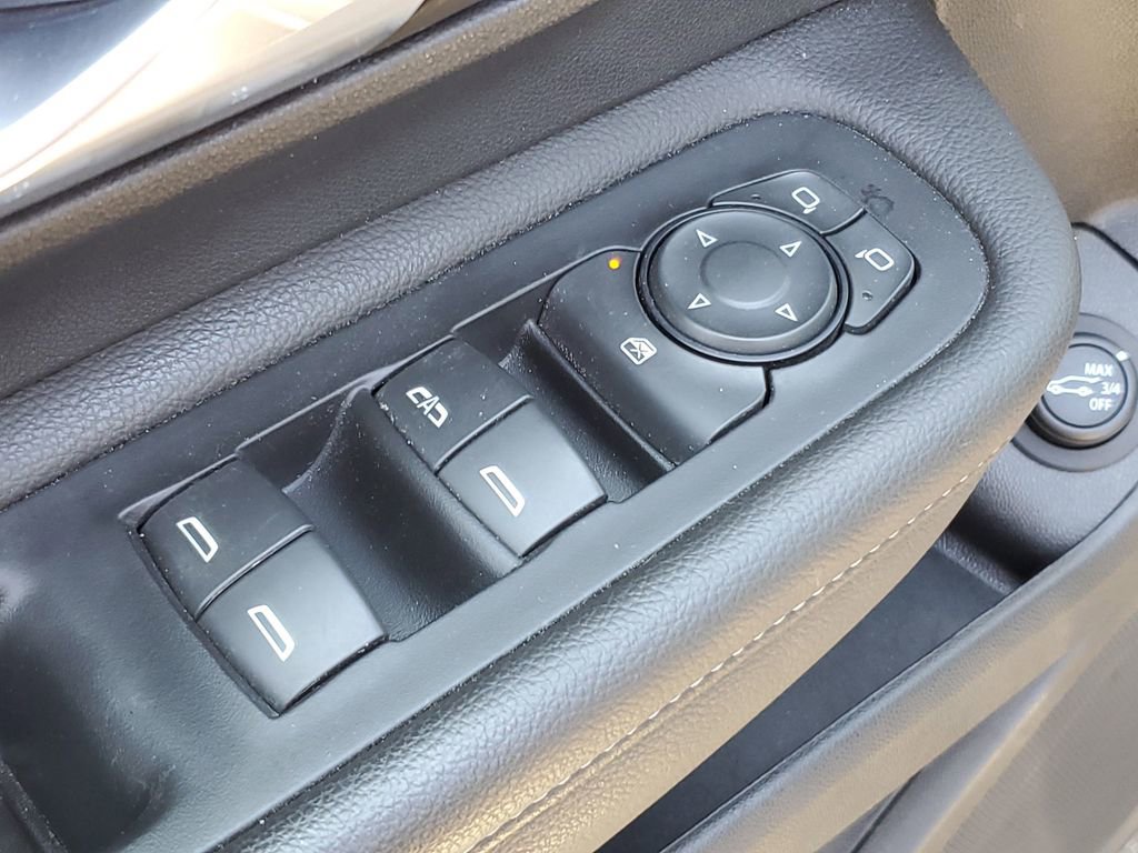 Used 2022 GMC Terrain SLE w/ Driver Convenience Package FWD image 23