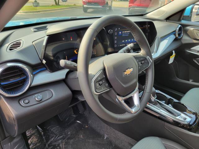 New 2026 Chevrolet Trax LT w/ Sunroof Package FWD image 9