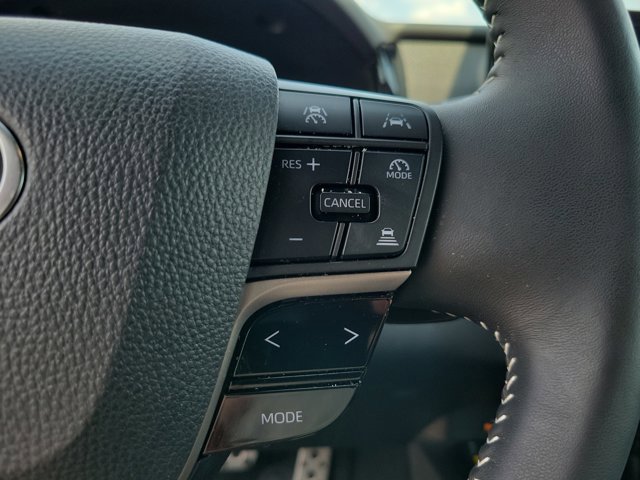 Used 2025 Toyota Camry SE image 14