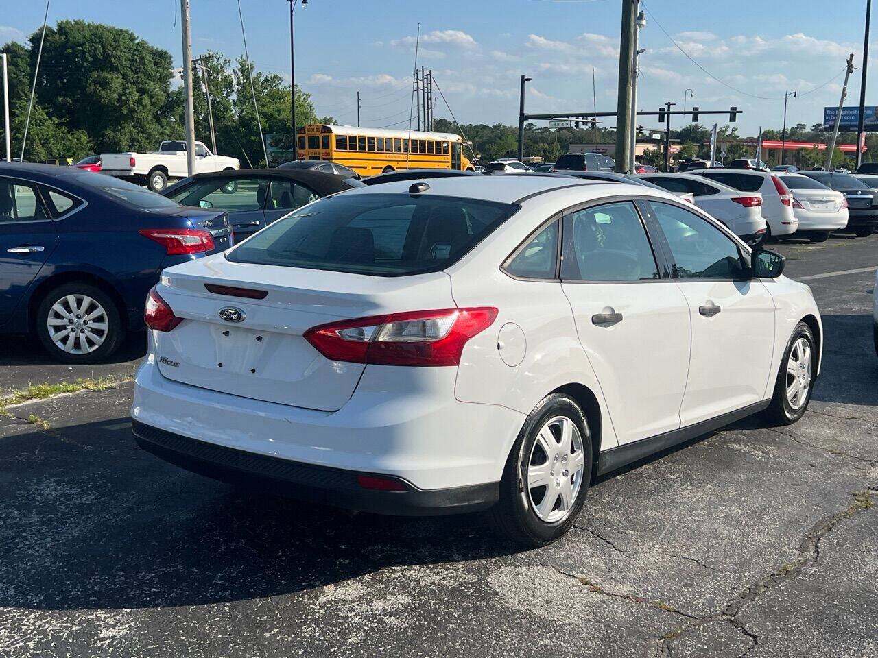 Used 2014 Ford Focus S image 4