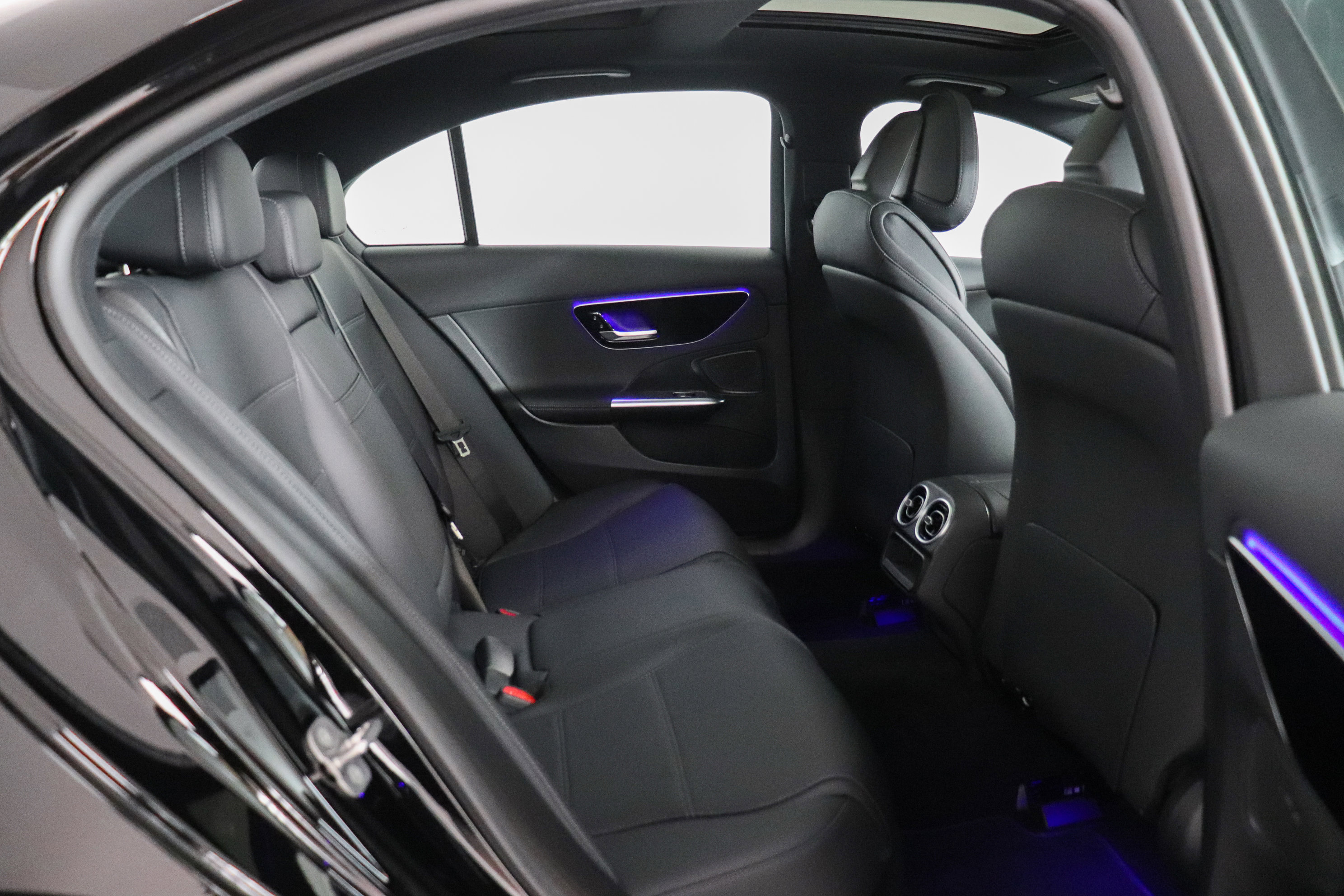 Used 2025 Mercedes-Benz C 300 4MATIC Sedan image 22