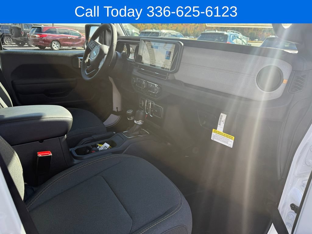 New 2025 Jeep Gladiator Sport AWD/4WD image 19