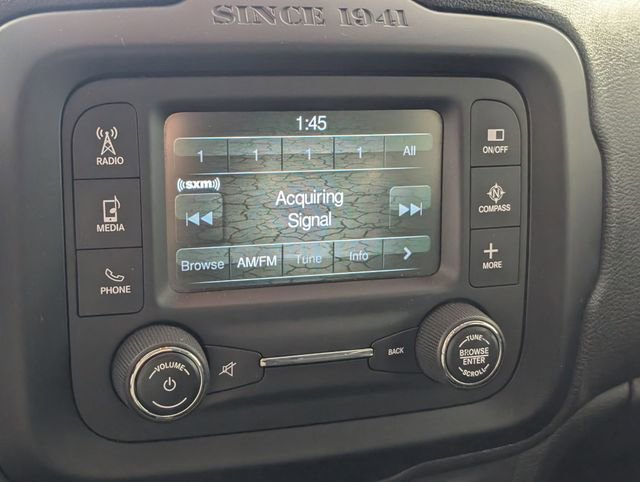 Used 2017 Jeep Renegade Latitude w/ Popular Equipment Group AWD/4WD image 18