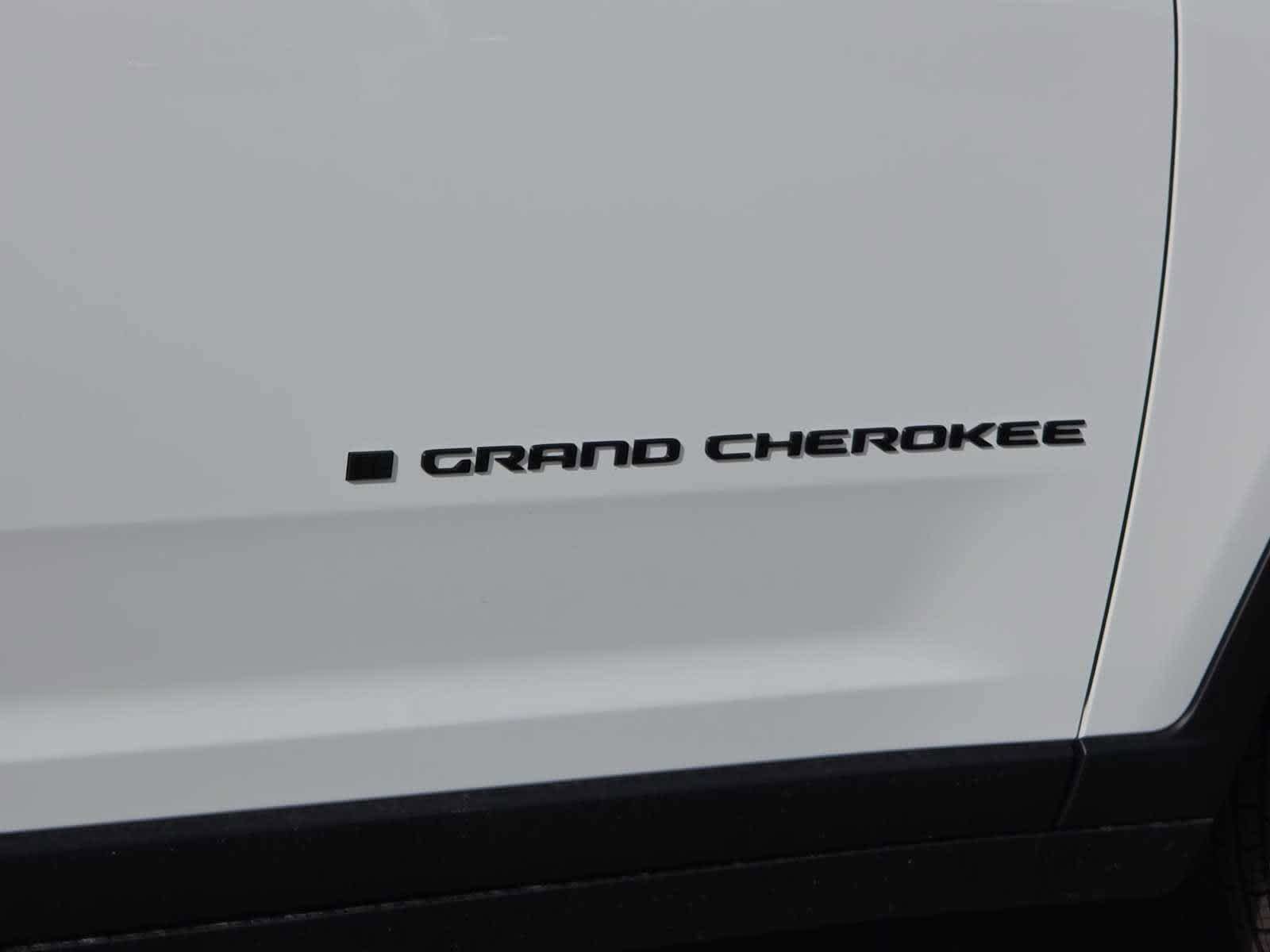 New 2026 Jeep Grand Cherokee Altitude AWD/4WD image 20