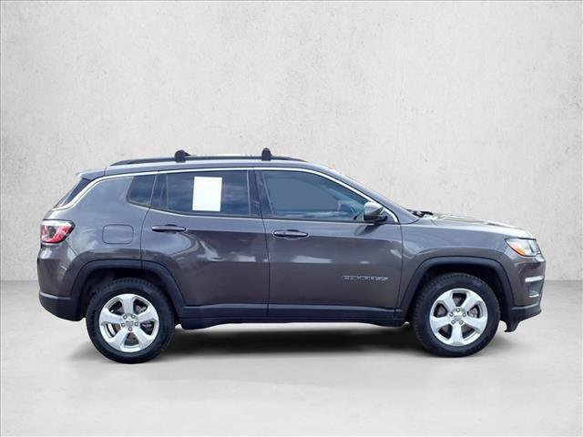 Used 2018 Jeep Compass Latitude w/ Popular Equipment Group AWD/4WD image 5