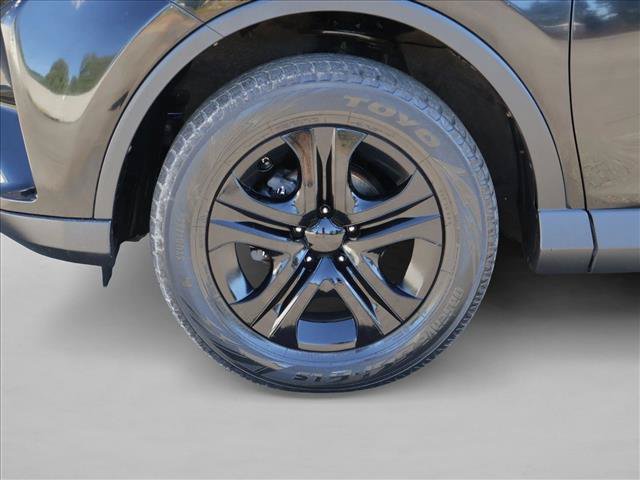 Used 2018 Toyota RAV4 LE w/ All Weather Liner Package AWD/4WD image 28