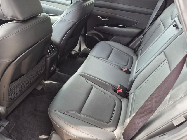 Used 2025 Hyundai Tucson Limited FWD image 18